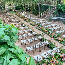 Hawaii Wedding Venue in Maui, Haiku Mill. Provides Destination Wedding venue packages.